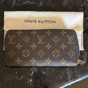 New New Louis Vuitton Monogram wallet